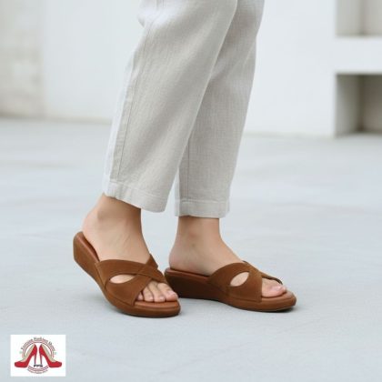 কমফোর্টেবল কুশন স্লিপ-অন স্যান্ডেল