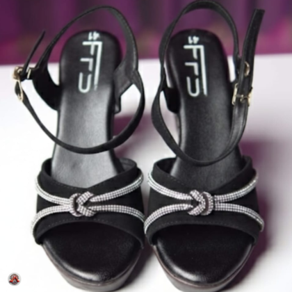 Block hill shoes with premium stones